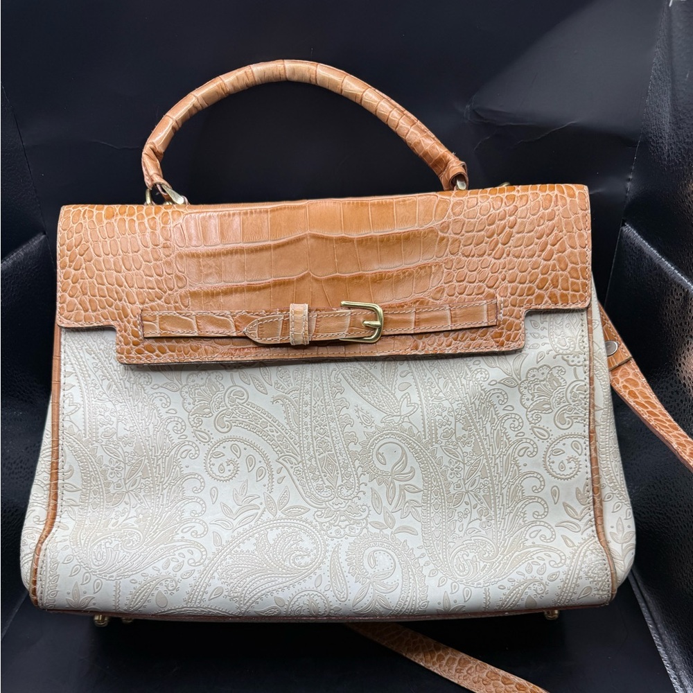 Vintage Brahmin Paisley and Croc
Embossed Crossbody